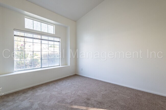 Foto del edificio - 4 Bedroom/2.5 Bath Home located in RiverLakes - $2645 Per month!