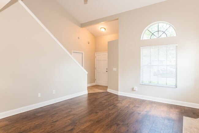 Foto del edificio - 7730 Allspice Cir W