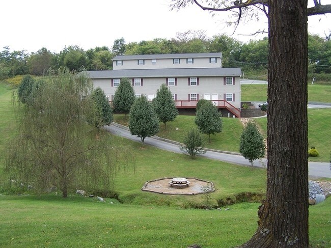 Primary Photo - 242 Claude Simmons Rd
