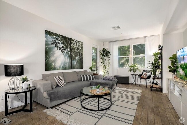 Building Photo - 7100 Playa Vista Dr