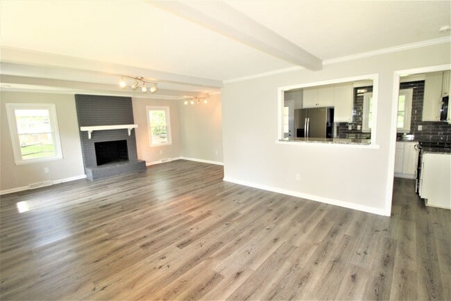 Building Photo - Remodeled Ranch Home in Steele Creek!