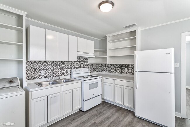 Foto del edificio - 2 br, 1 bath House - 424 Creek Circle Driv...
