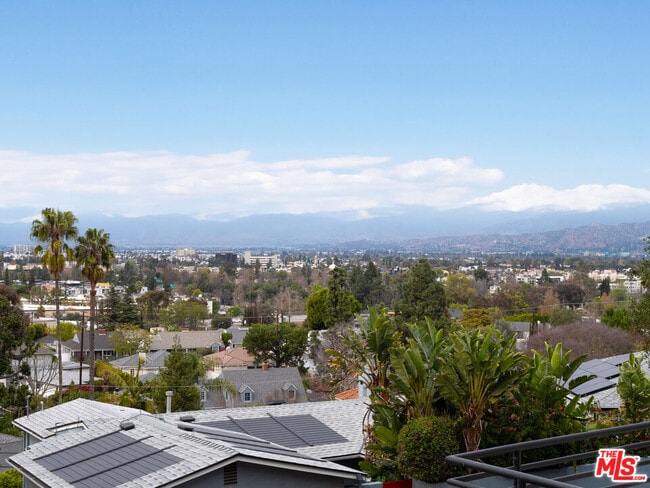 Building Photo - 3971 Fredonia Dr