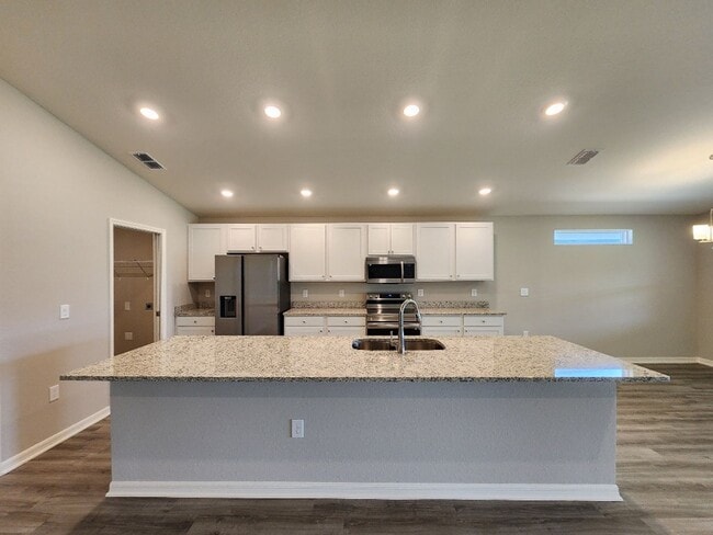 Building Photo - Like NEW!!! 4-Bedroom, 2-Bathroom in Villa...
