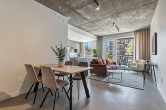 Building Photo - 2449 Ch Athlone