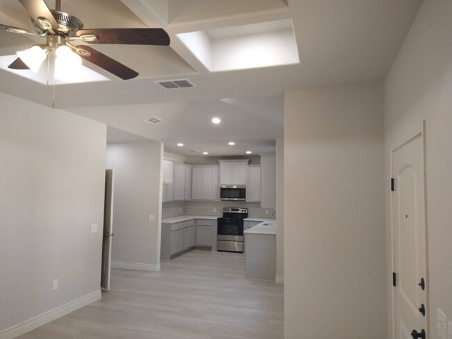 Building Photo - 1000 Wood Hollow Dr