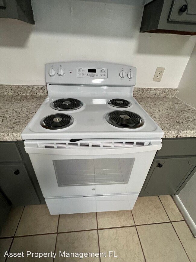 Foto del edificio - 2 br, 1 bath House - 3205 SW 26th Terrace ...