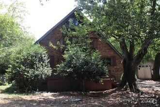 Building Photo - 21021 Entrada Dr