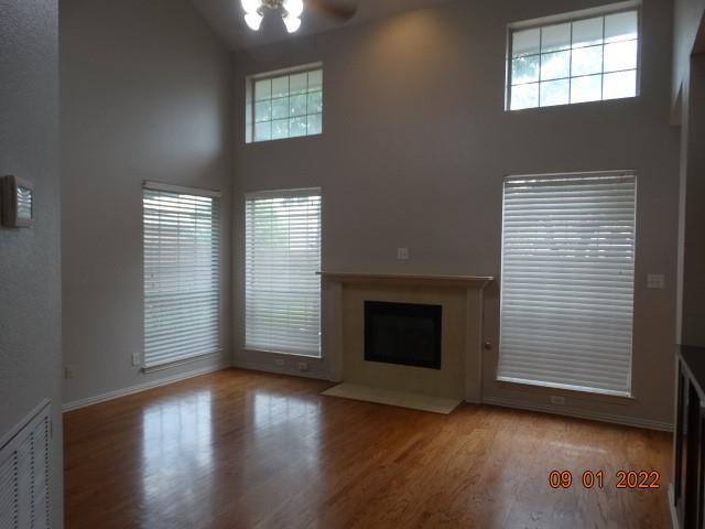 Foto del edificio - 9718 Cliffside Dr