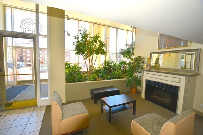 Foto del edificio - 150 W St Charles Rd