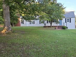 Building Photo - 4211 N Courthouse Rd