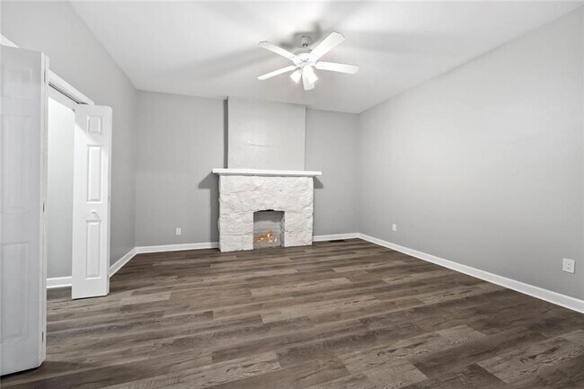 Building Photo - 1126 Briarcliff Pl NE