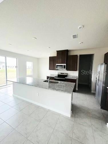 Foto del edificio - 460 Crossings Ave