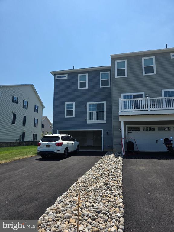 Building Photo - 703 Kalmar Ln