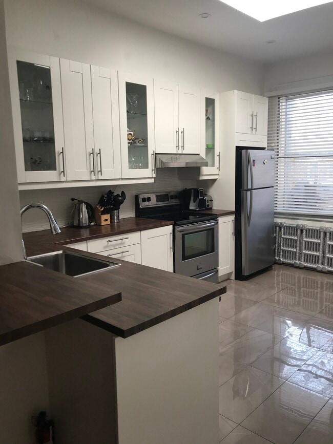 Photo du bâtiment - 2276 Av Girouard