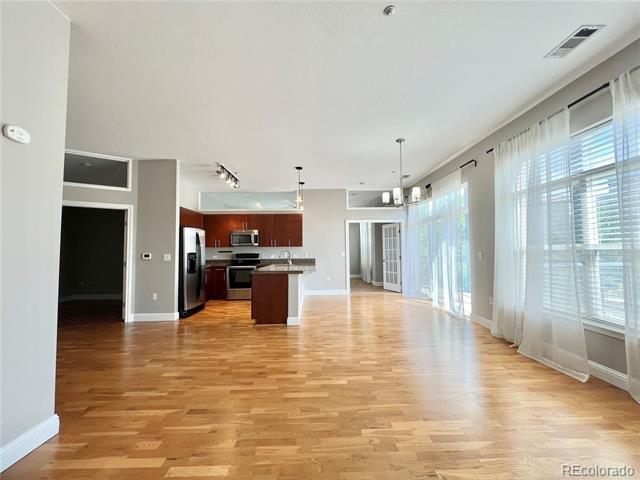 Building Photo - 5401 S Park Terrace Ave