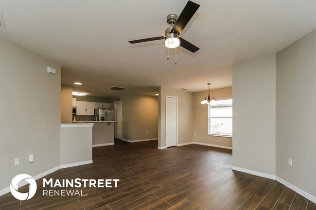 Foto del edificio - 2441 S Marshall Ave