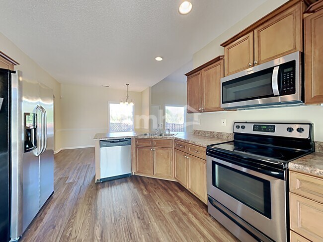 Building Photo - 1646 Golden Oaks Loop North