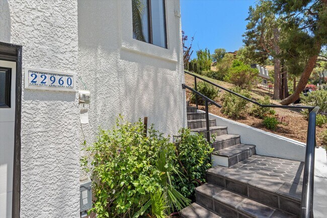 Foto del edificio - Renovated Single Family Home in Prime Wood...