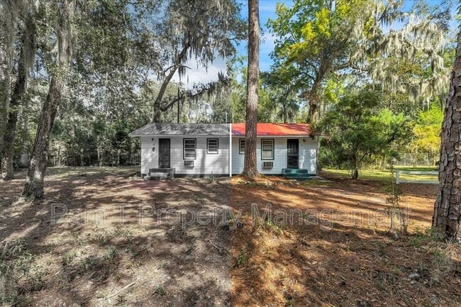 Building Photo - 12 Southwood Dr