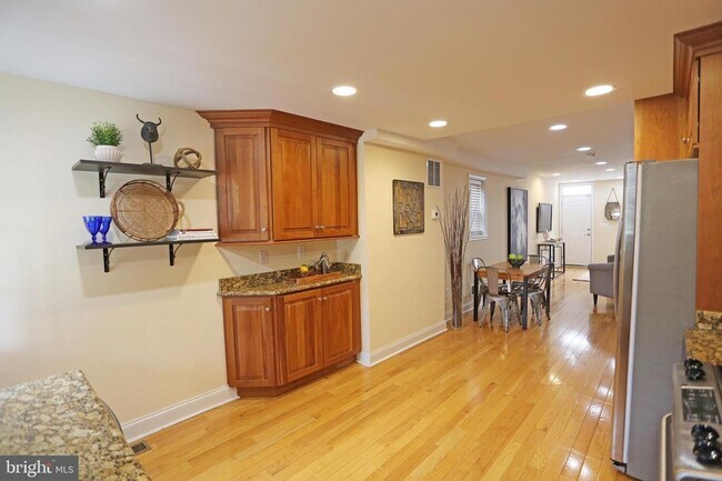 Foto del edificio - 3410 Harmony Ct