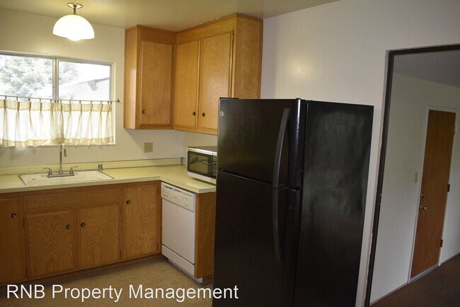 Building Photo - 3 br, 2 bath House - 2411 Temple Drive