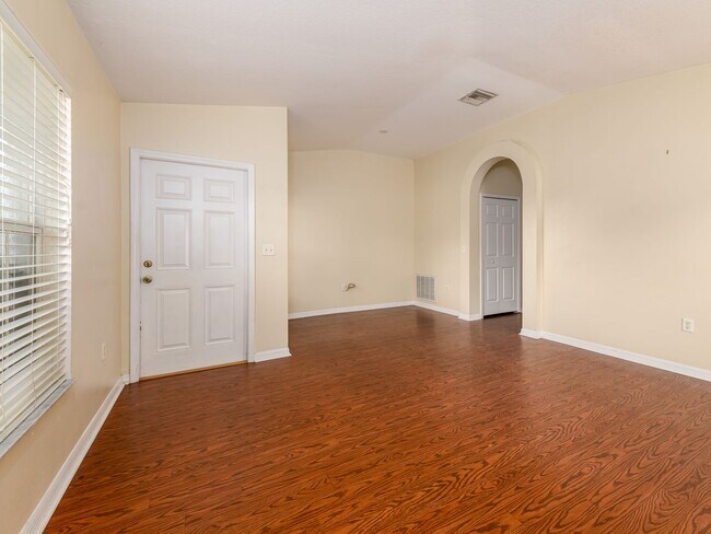 Building Photo - Merchantville Circle 7731