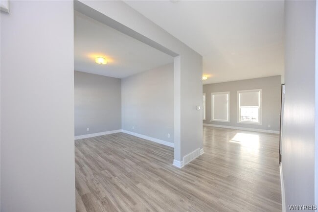 Building Photo - 46 Eagleview Dr