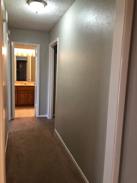 Building Photo - Gorgeous Glenn Heights Home