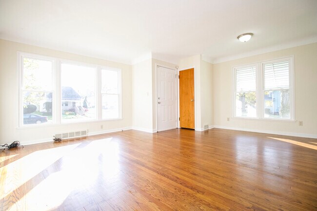 Foto del edificio - 1758 Talbot St