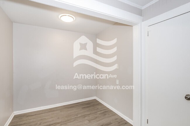 Foto del edificio - 2222 Harding Rd