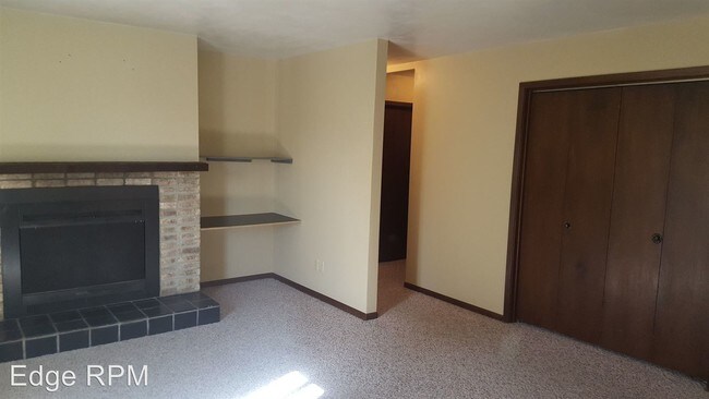 Foto del edificio - 2 br, 1 bath Apartment - 1203 Kaplan Dr