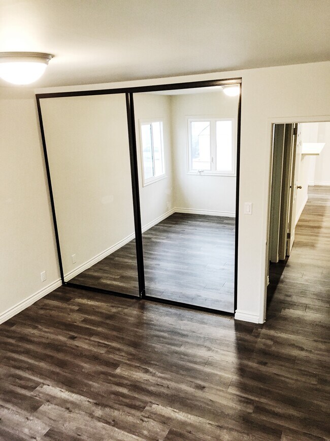 Foto del edificio - 1526 Corinth Ave