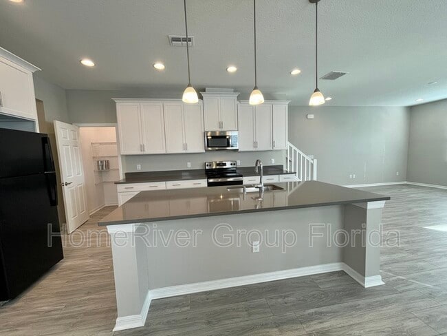 Building Photo - 29870 Southwell Ln