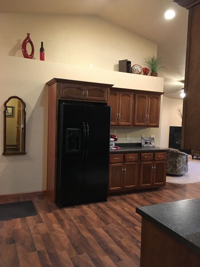Foto del edificio - 2259 Spring Meadow Dr