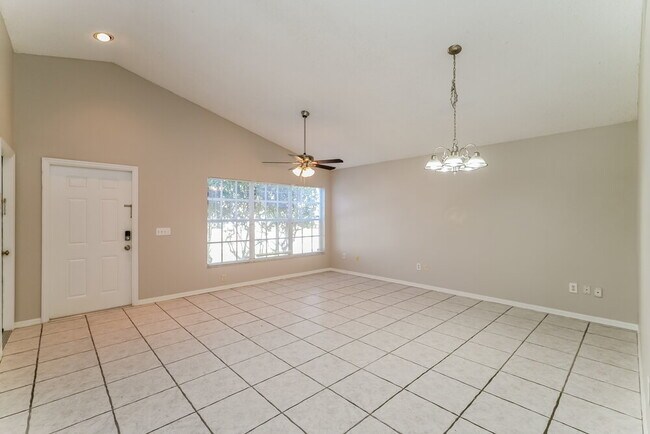 Foto del edificio - 1327 Dew Bloom Rd