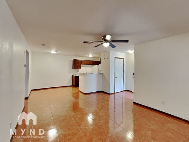Building Photo - 5121 S Lindell Rd