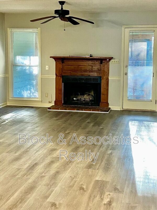 Building Photo - 504 Oak Run Dr
