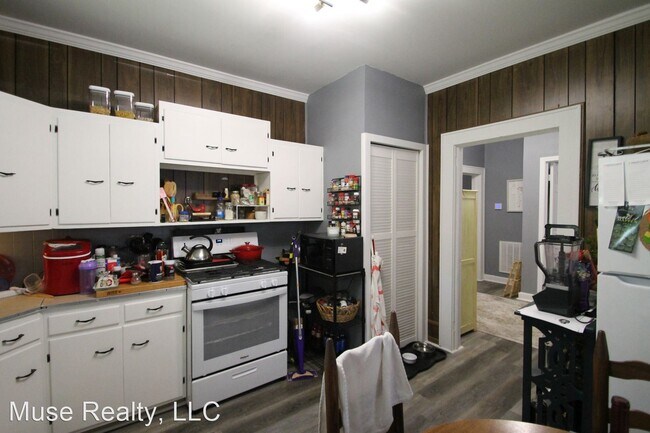Building Photo - 2 br, 1 bath House - 120 Wilson St
