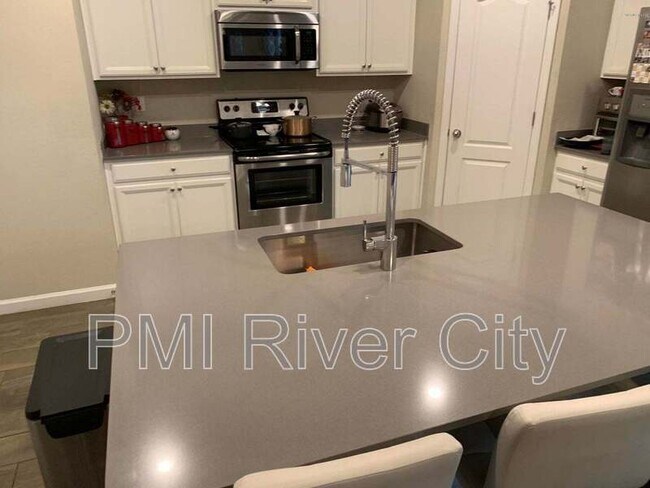 Foto del edificio - 1319 Kendall Dr