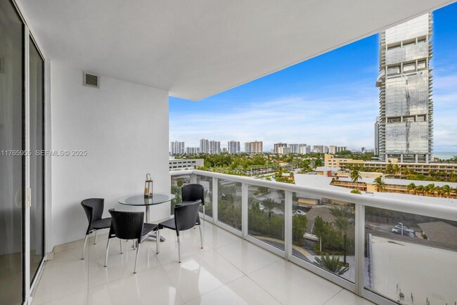 Foto del edificio - 18201 Collins Ave