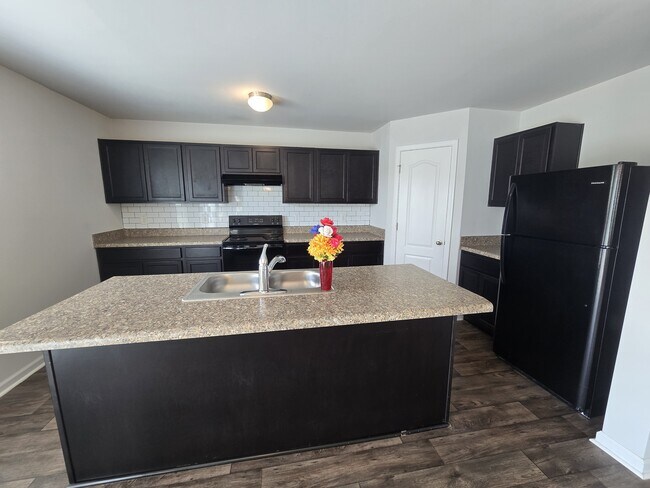 Foto del edificio - 129 Maple Tree Ln