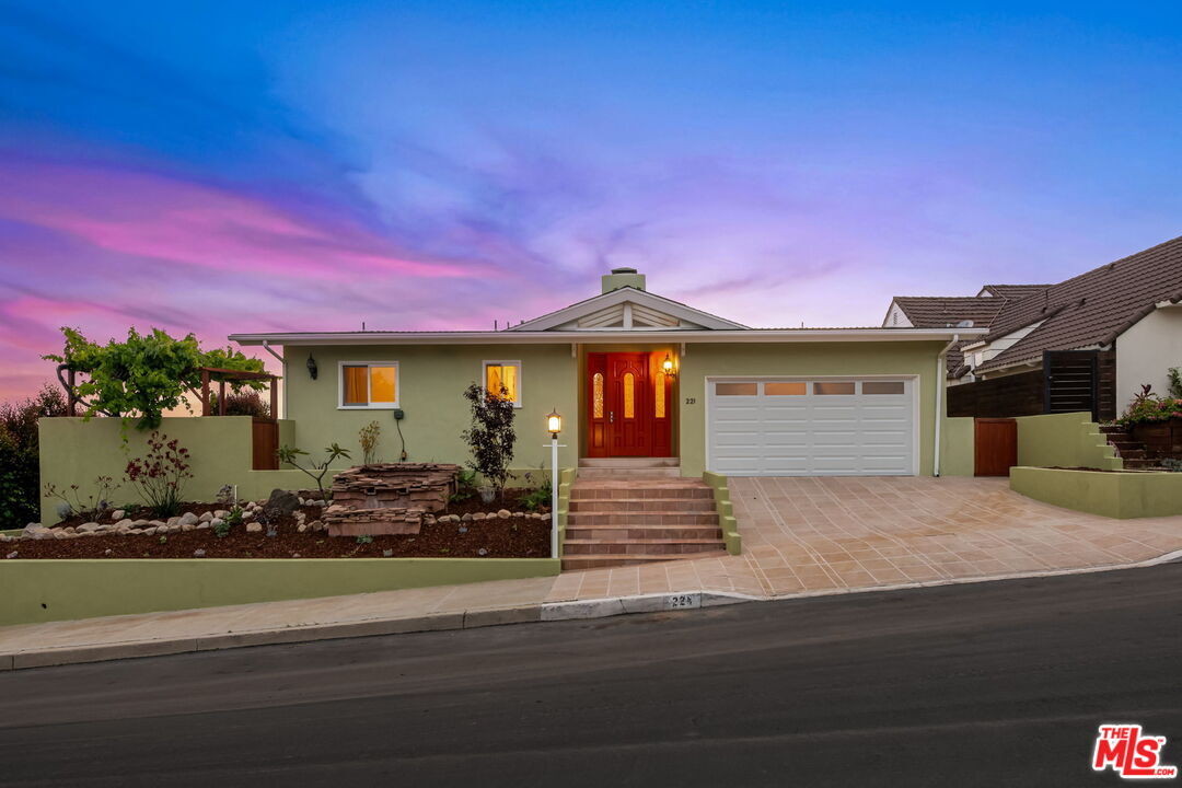 Foto principal - 221 Bellino Dr