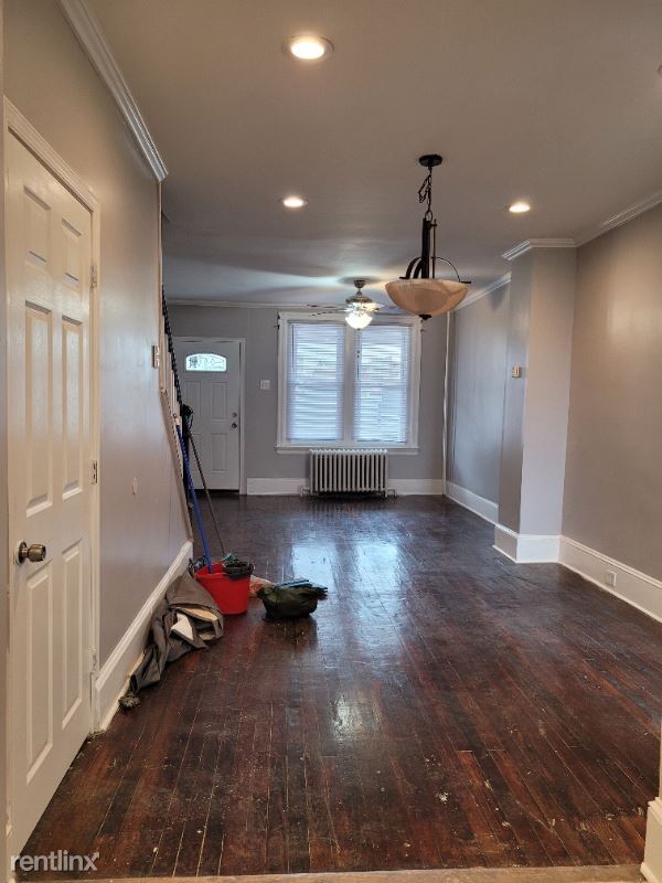 Building Photo - 3 br, 1 bath House - 4901 N Lawrence St