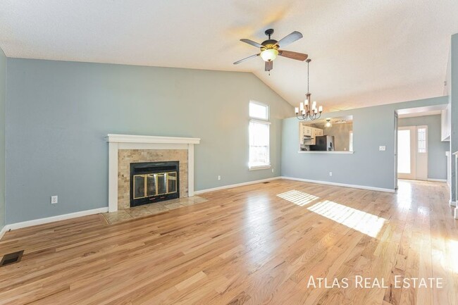 Building Photo - Spacious 3-Bedroom Home with Multiple Livi...