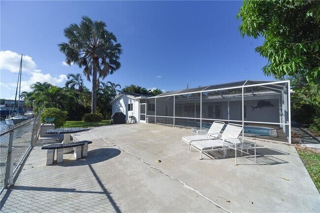 Foto del edificio - 2712 NE 12th St