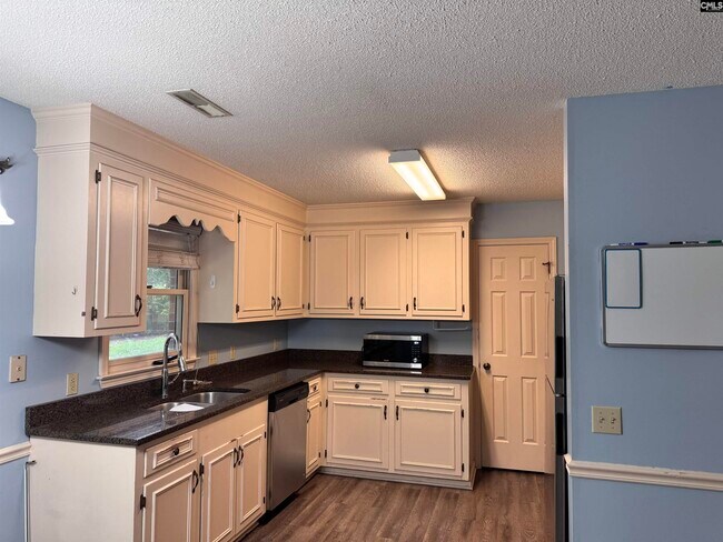 Building Photo - 1700 Brigatine Dr