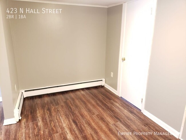 Building Photo - Single Family: 2 Bedroom / 1 Bathroom in A...