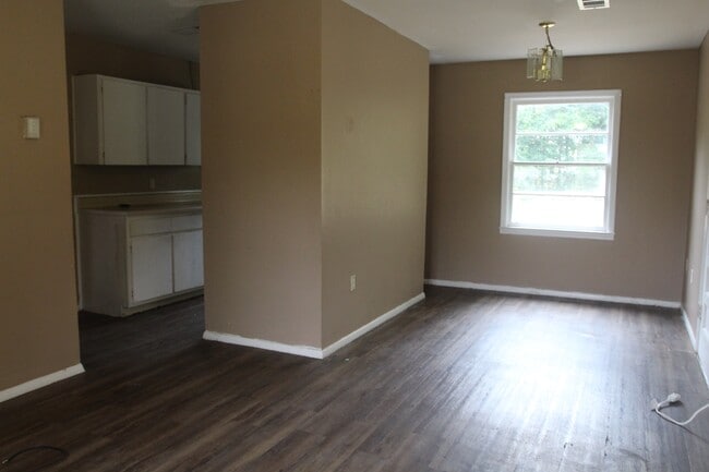 Building Photo - 1511 Evelyn Ave