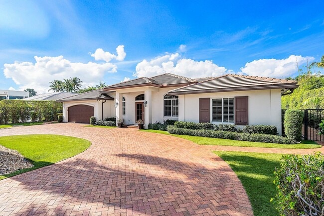 Foto del edificio - 2121 Areca Palm Rd